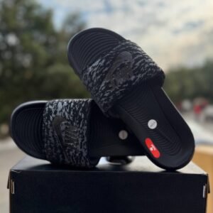 NIKE TECH BLACK x BLACK SLIPPER